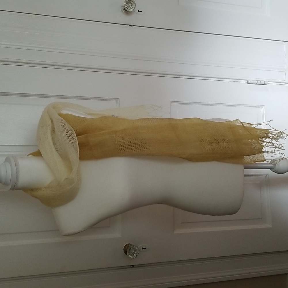 Linen Scraf - Picture 3 of 5
